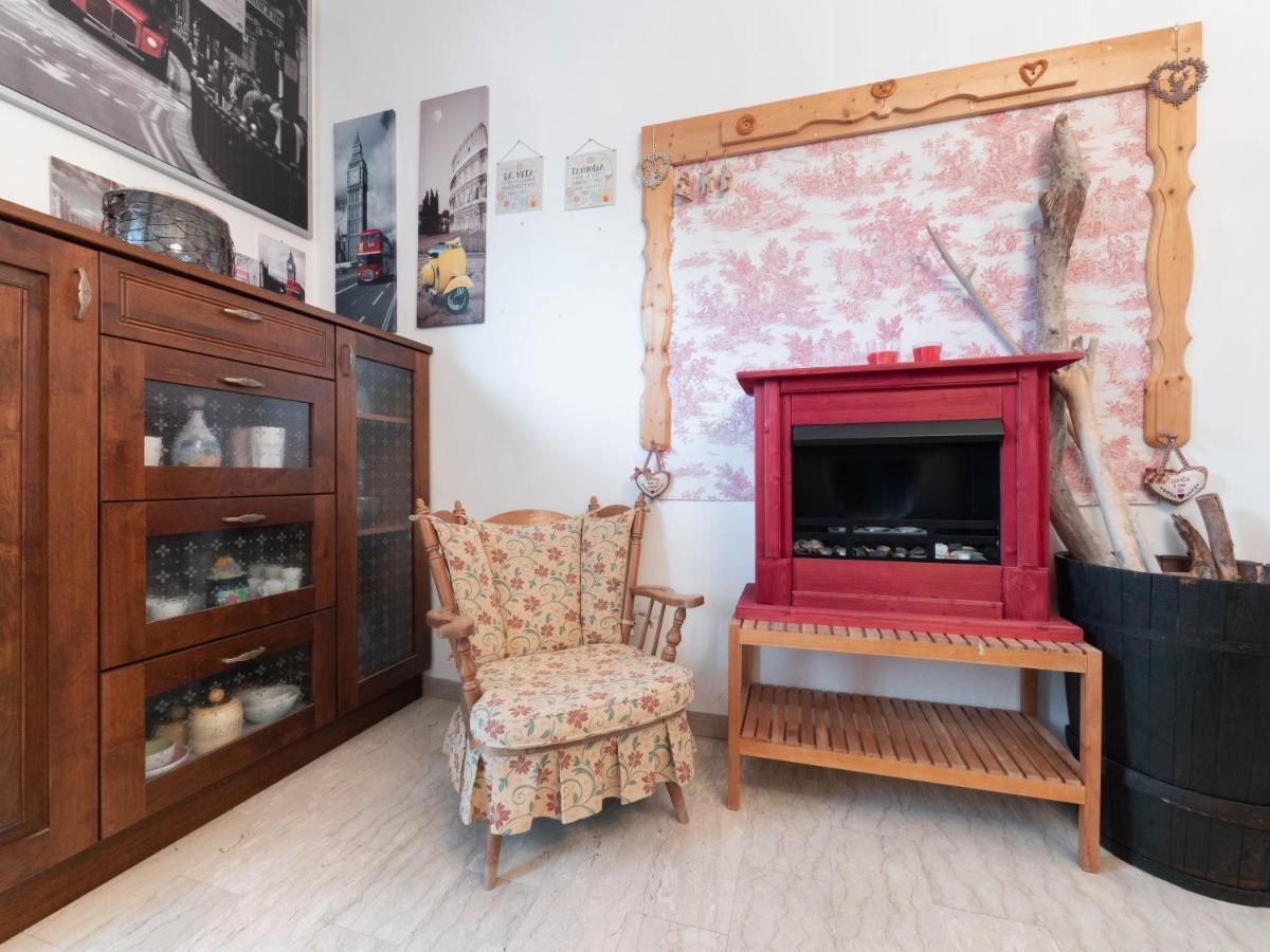 Flaminia Bright & Roomy Apartment เปซาโร ภายนอก รูปภาพ