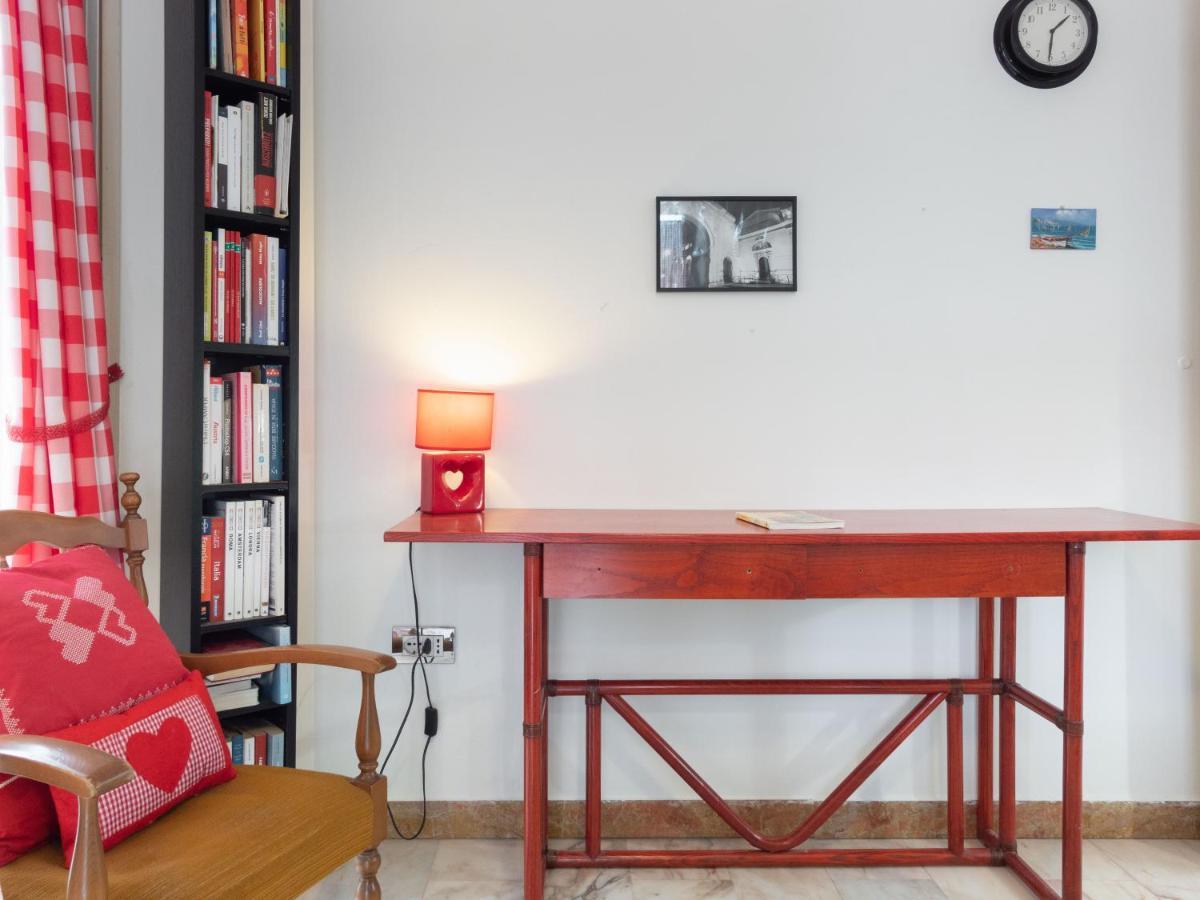 Flaminia Bright & Roomy Apartment เปซาโร ภายนอก รูปภาพ