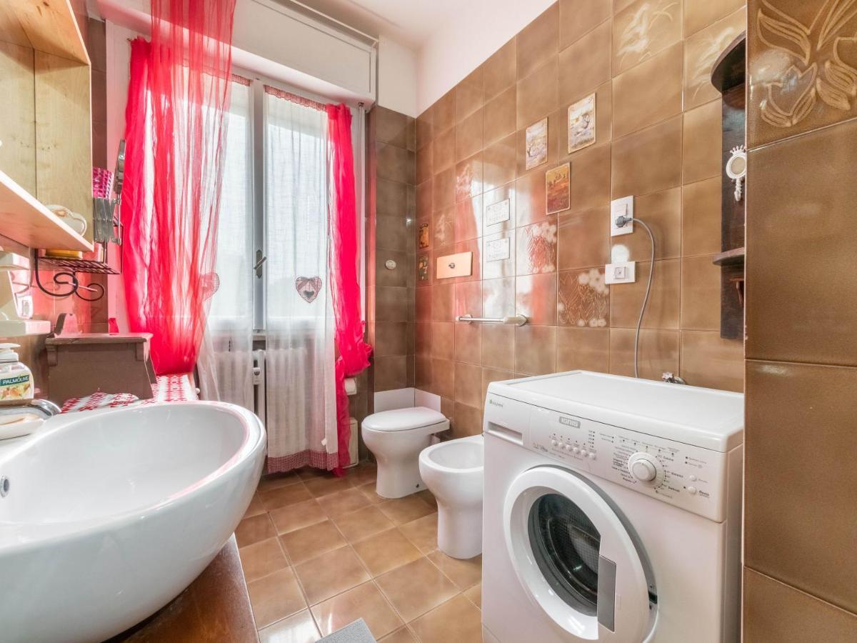Flaminia Bright & Roomy Apartment เปซาโร ภายนอก รูปภาพ