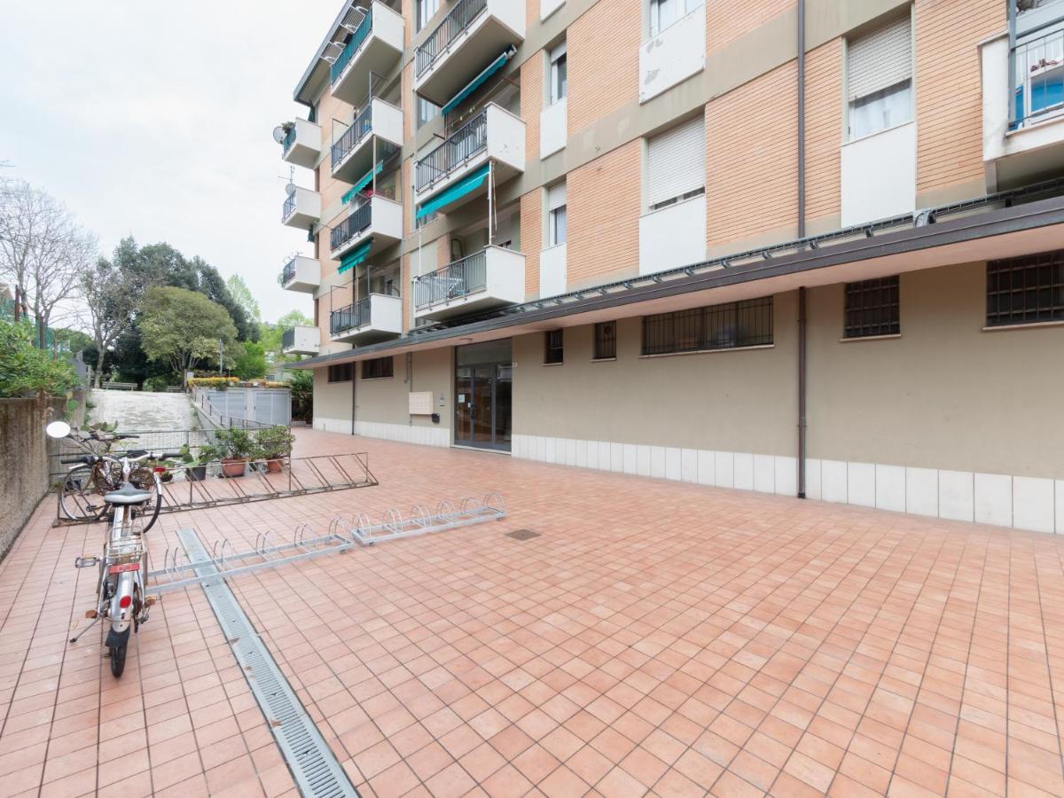 Flaminia Bright & Roomy Apartment เปซาโร ภายนอก รูปภาพ