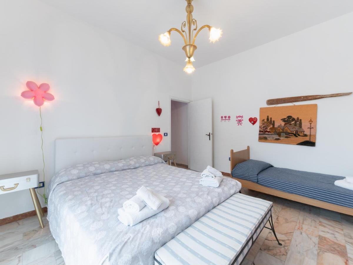 Flaminia Bright & Roomy Apartment เปซาโร ภายนอก รูปภาพ
