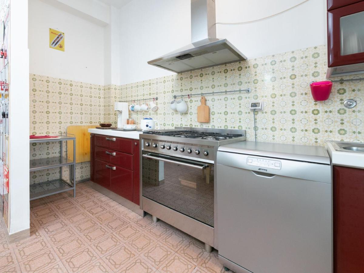 Flaminia Bright & Roomy Apartment เปซาโร ภายนอก รูปภาพ